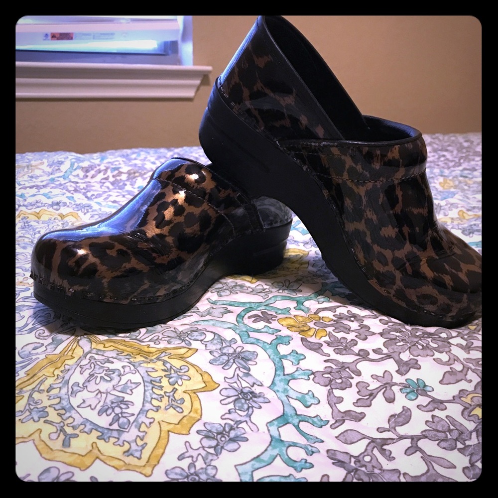 Dansko clogs- size 38 (7.5-8)